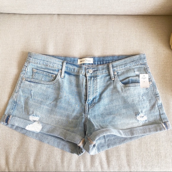 GAP Pants - GAP 3" Vintage Cuffed Light Wash Denim Shorts 31